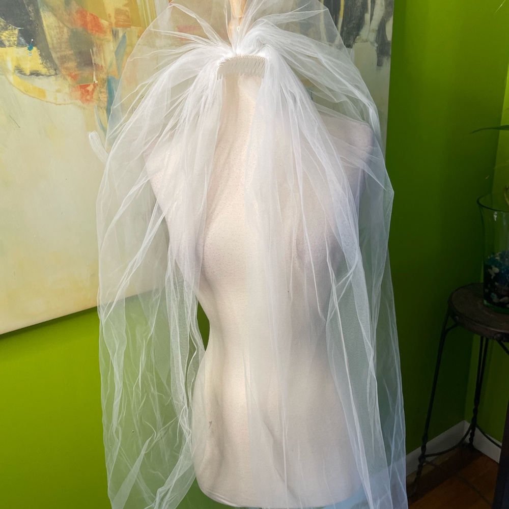 Comb clip bridal veil